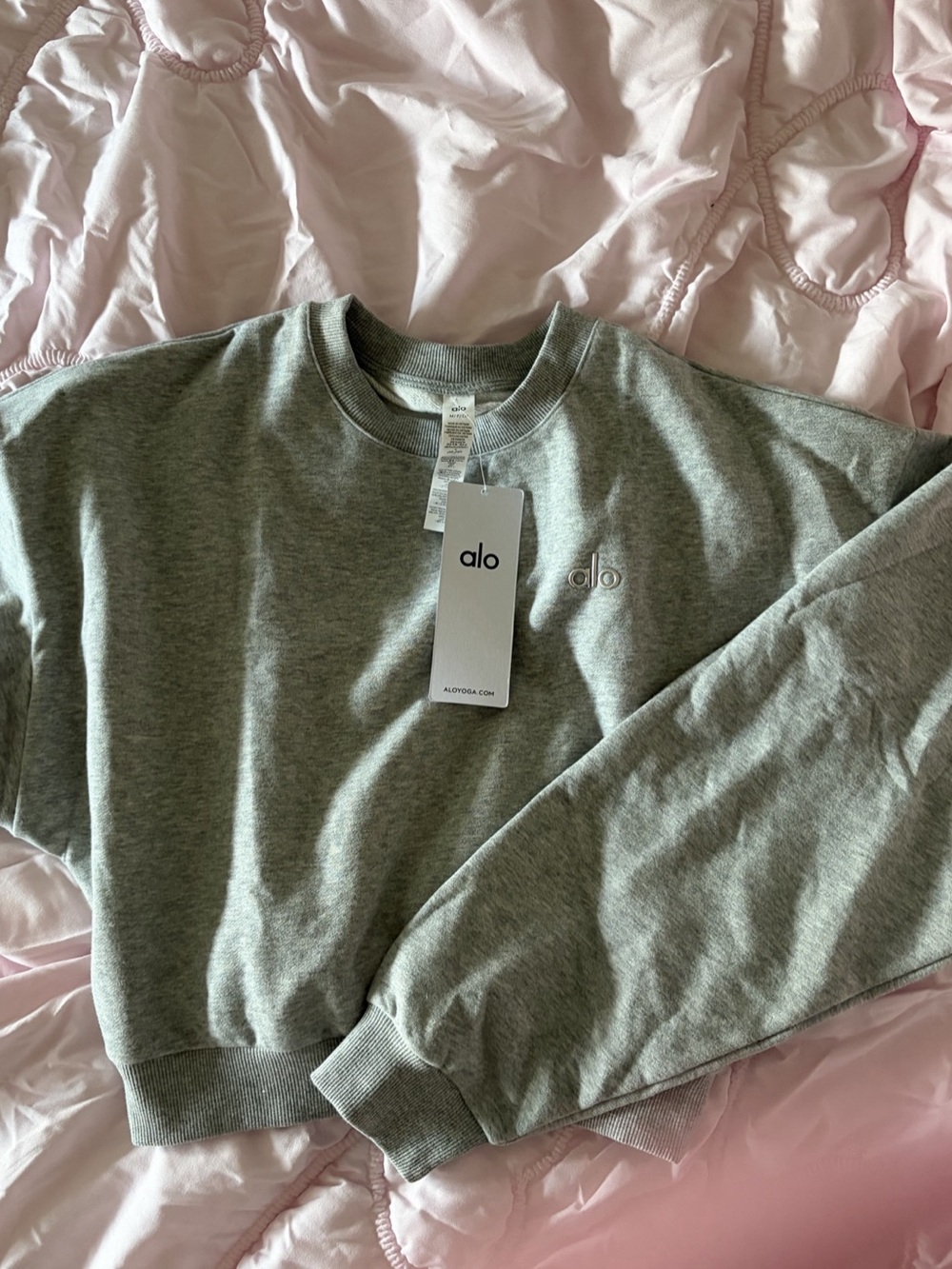 Alo Yoga Accolade Cropped Crew Neck Pullover Heather Grey Size M